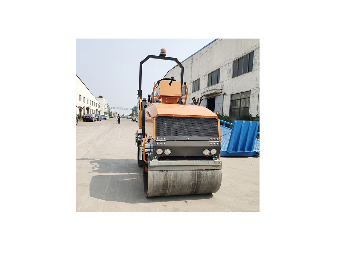 YG Machinery's double drum asphalt roller
