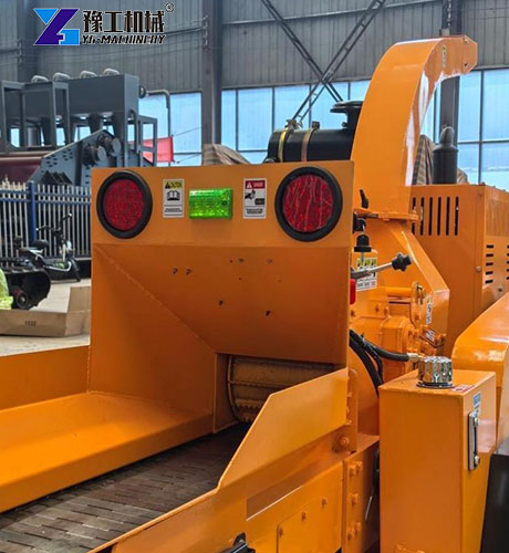 mobile wood chipper